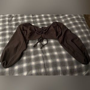 Cropped balloon sleeve laced back top